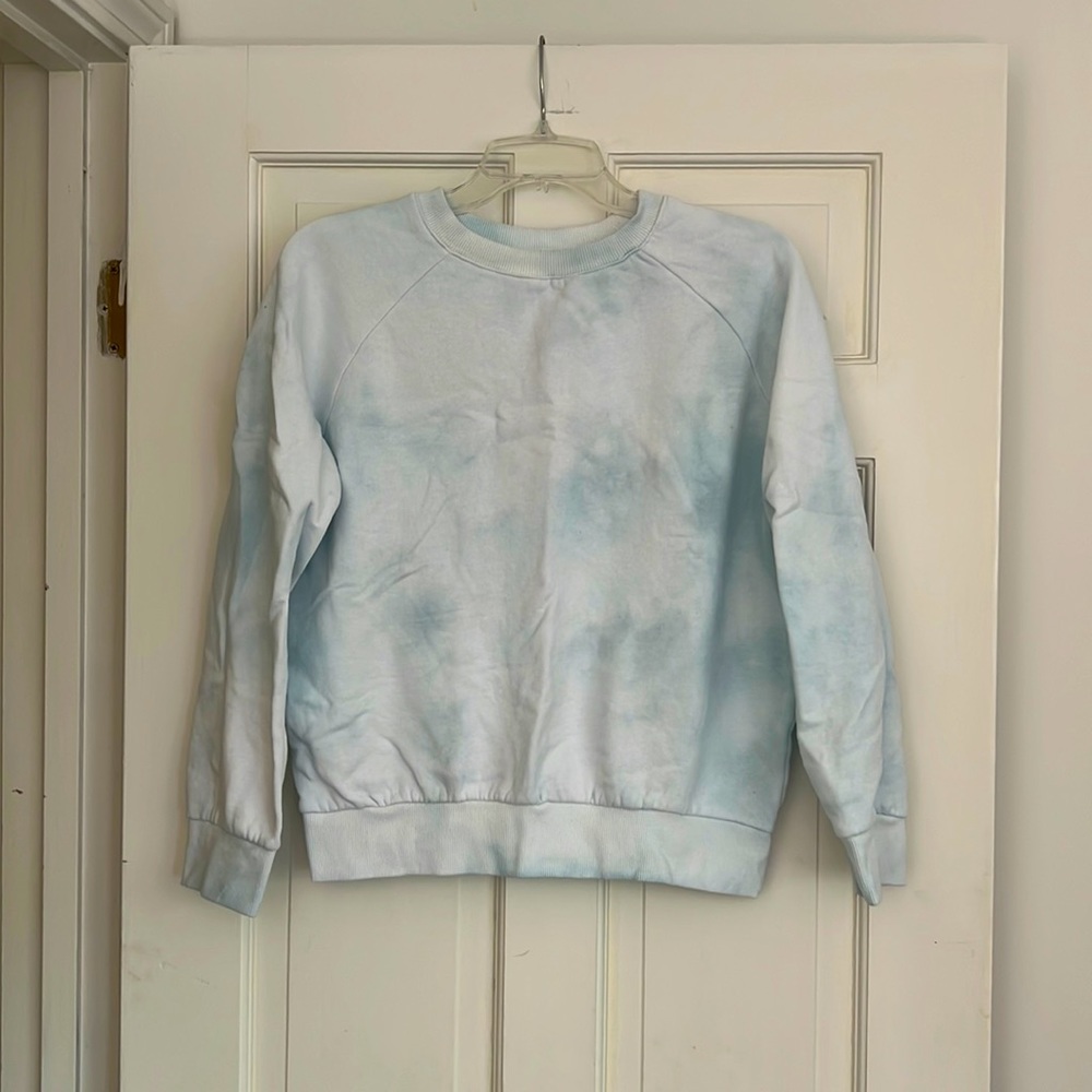 Light Blue Tie-Dye Crew Neck Sweatshirt. US L.